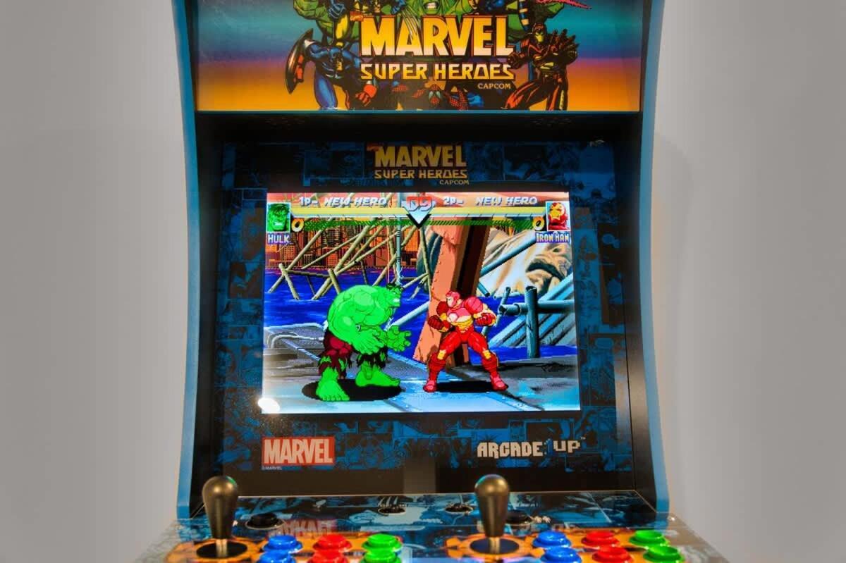 Apartament Dc Vs Marvel Theme Ft Arcade Machine Pool Gym Sauna Bbq Adelajda Zewnętrze zdjęcie